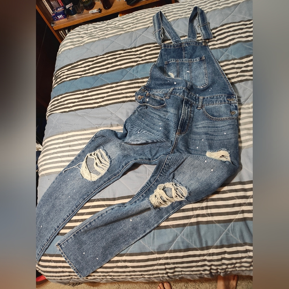 Forever 21 Men Distressed Paint Splatter Overalls